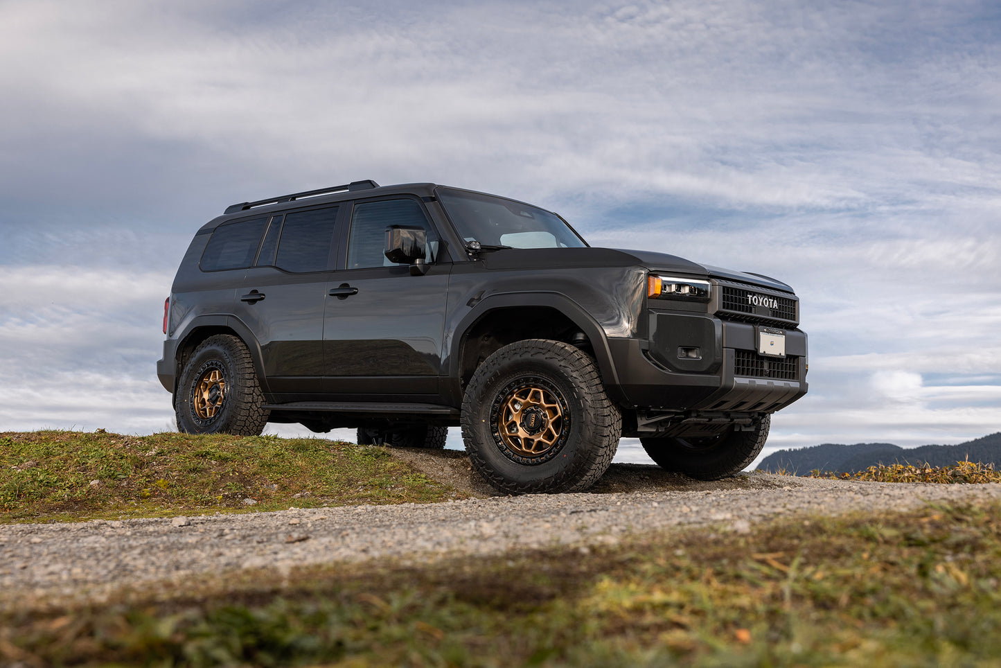 KMC ホイール KM553 TORX | MATTE BRONZE W GLOSS BLACK LIP