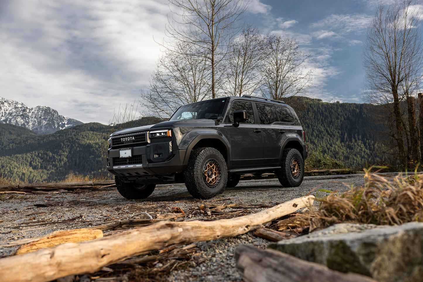 KMC ホイール KM553 TORX | MATTE BRONZE W GLOSS BLACK LIP