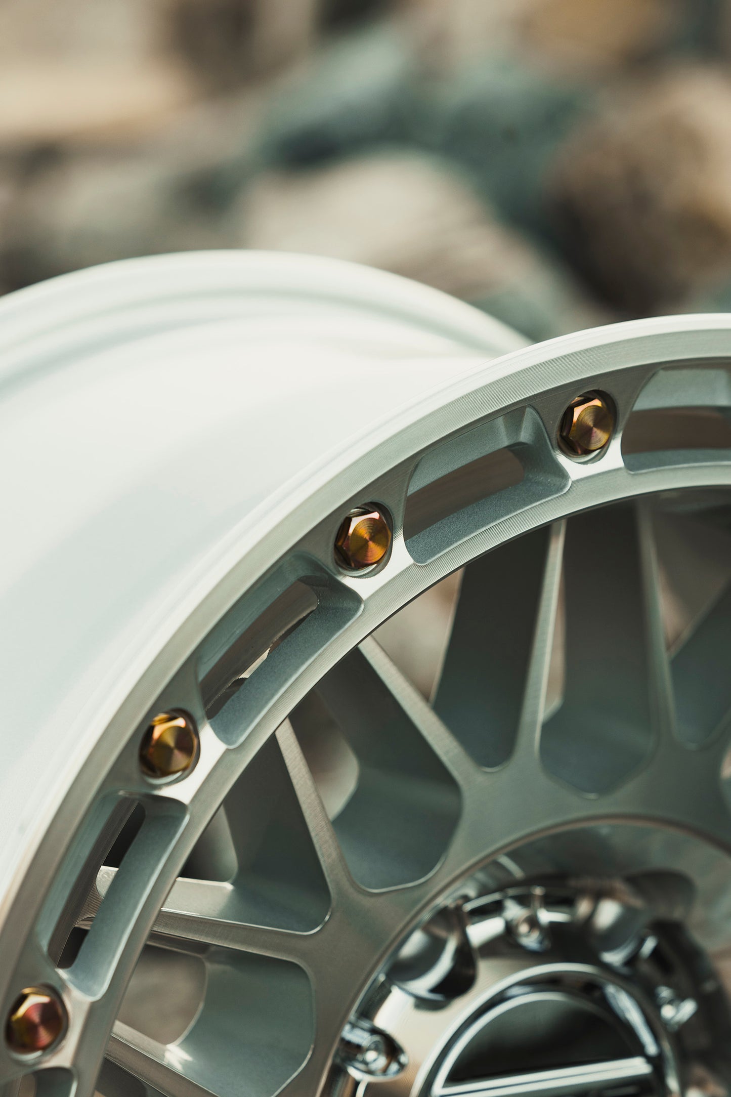 KMC ホイール KM555 ATTACK | GLOSS SILVER W/ MACHINED FACE