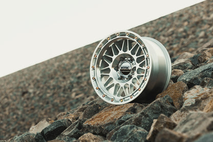 KMC ホイール KM555 ATTACK | GLOSS SILVER W/ MACHINED FACE