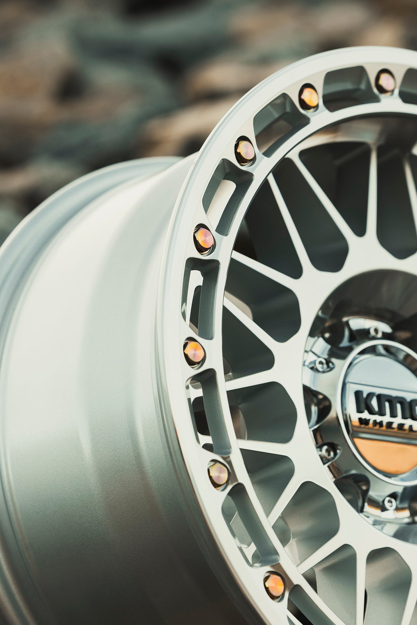 KMC ホイール KM555 ATTACK | GLOSS SILVER W/ MACHINED FACE