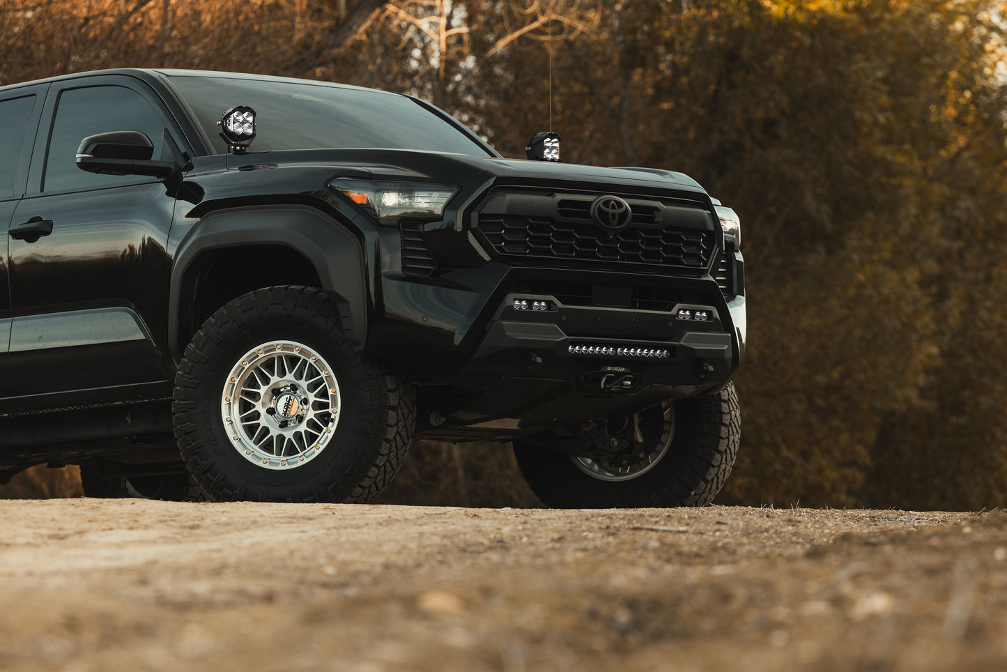 KMC ホイール KM555 ATTACK | GLOSS SILVER W/ MACHINED FACE