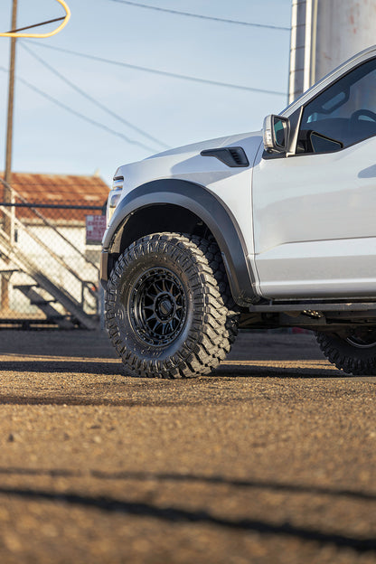 KMC ホイール KM556 CRUX | BLACKOUT