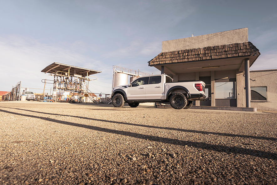 KMC ホイール KM556 CRUX | BLACKOUT