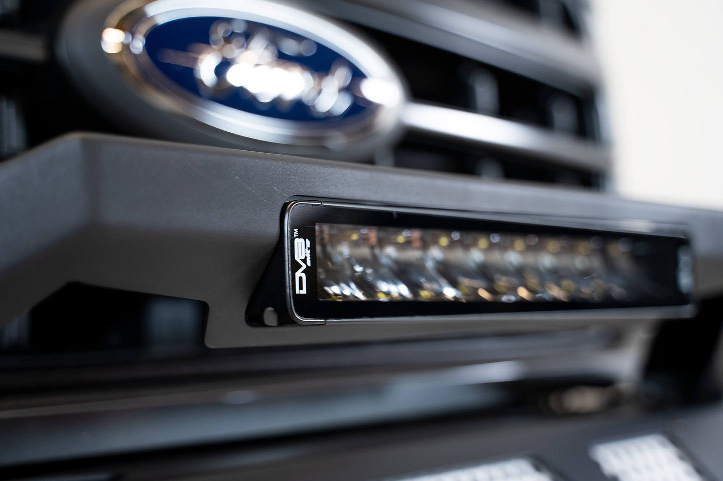 DV8 Offroad 13インチ Eliteシリーズ LED ライトバー (シングルロウ)