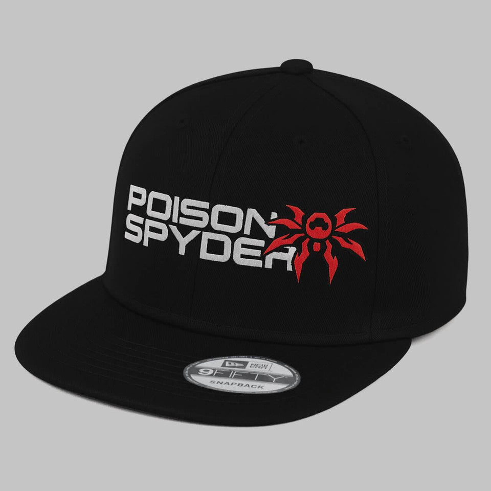 Poison Spyder STACKED New Era スナップバック フラットビル ハット (ブラック)