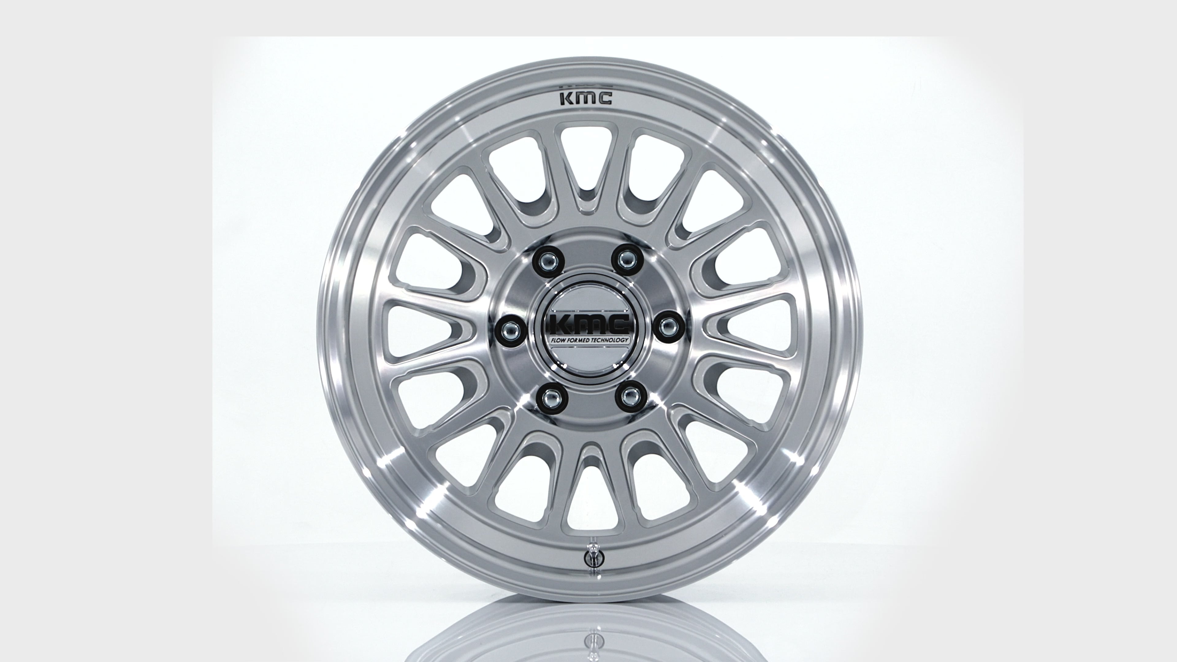 KMC ホイール KM733 IMPACT FFT | GLOSS SILVER W/ MACHINED FACE