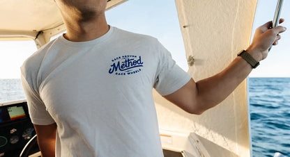 Method Race Wheels Race Proven Tシャツ Sand