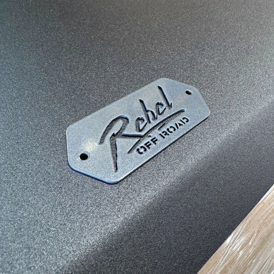 Rebel OFF ROAD XPLOR ベッドラック ハーフハイト ソリッドサイドハッチ (JTグラディエーター)