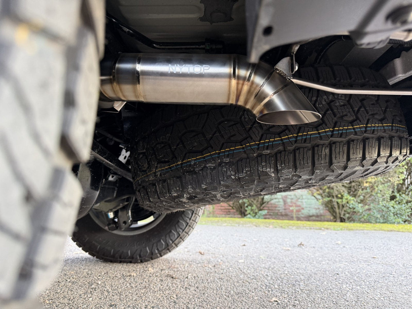 NYTOP Titanium アクスルダンプエキゾースト (ランンクル250/GX550用)