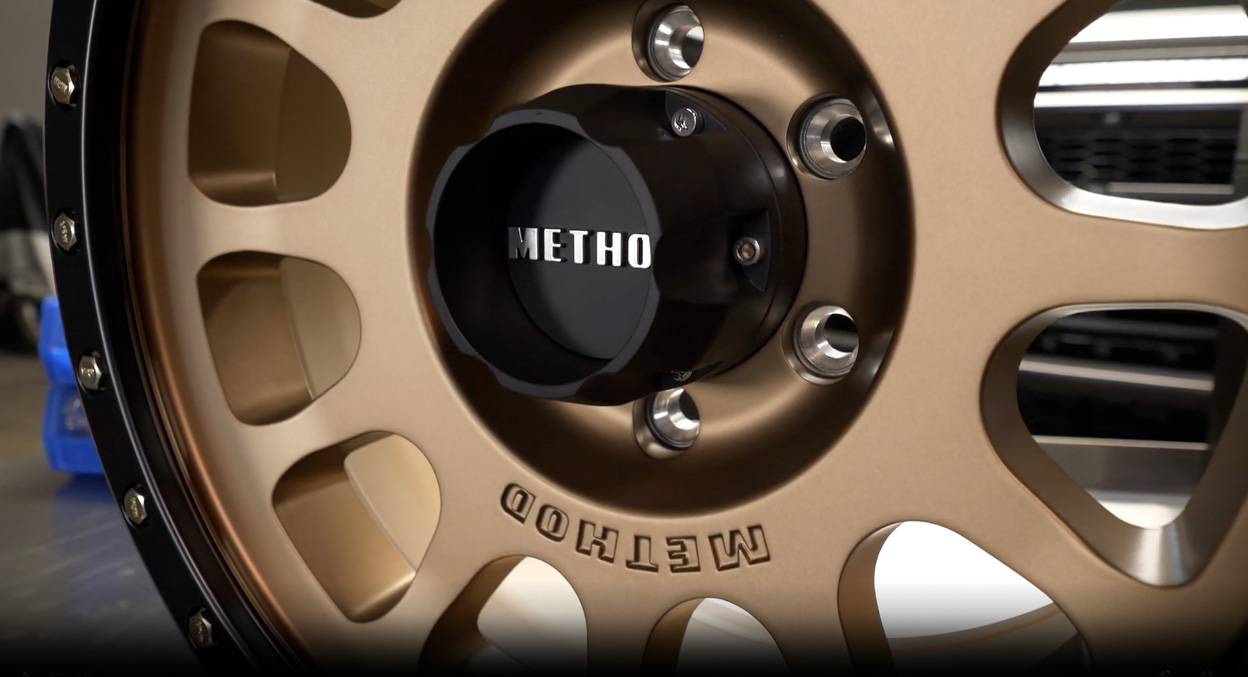 Method Race Wheels メソッド ホイール 305 NV | METHOD BRONZE - MATTE BLACK LIP