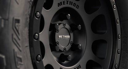 Method Race Wheels メソッド ホイール 305 NV | MATTE BLACK - GLOSS BLACK LIP