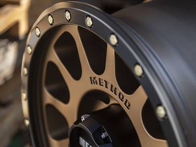 Method Race Wheels メソッド ホイール 305 NV | METHOD BRONZE - MATTE BLACK LIP