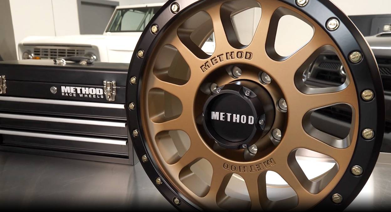 Method Race Wheels メソッド ホイール 305 NV HD | METHOD BRONZE - MATTE BLACK LIP