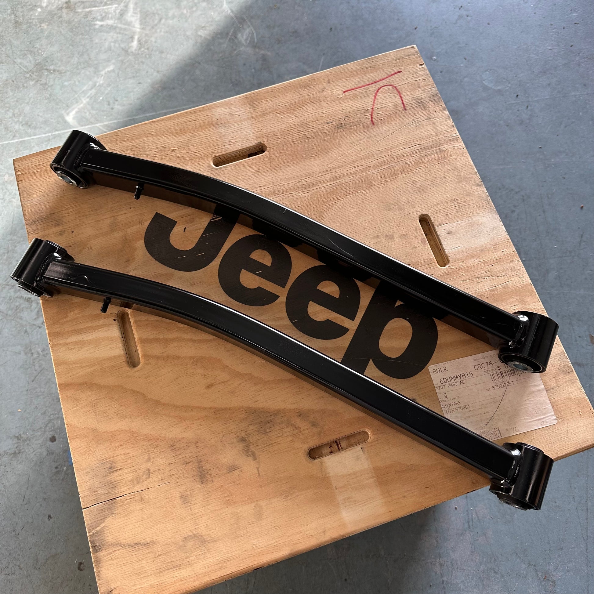 MOPAR Jeep純正 2.0インチリフトキット フロント ロアアーム 2-3.5 MOPAR Jeep純正 2.0インチリフトキット フロント ロアアーム 2-3.5