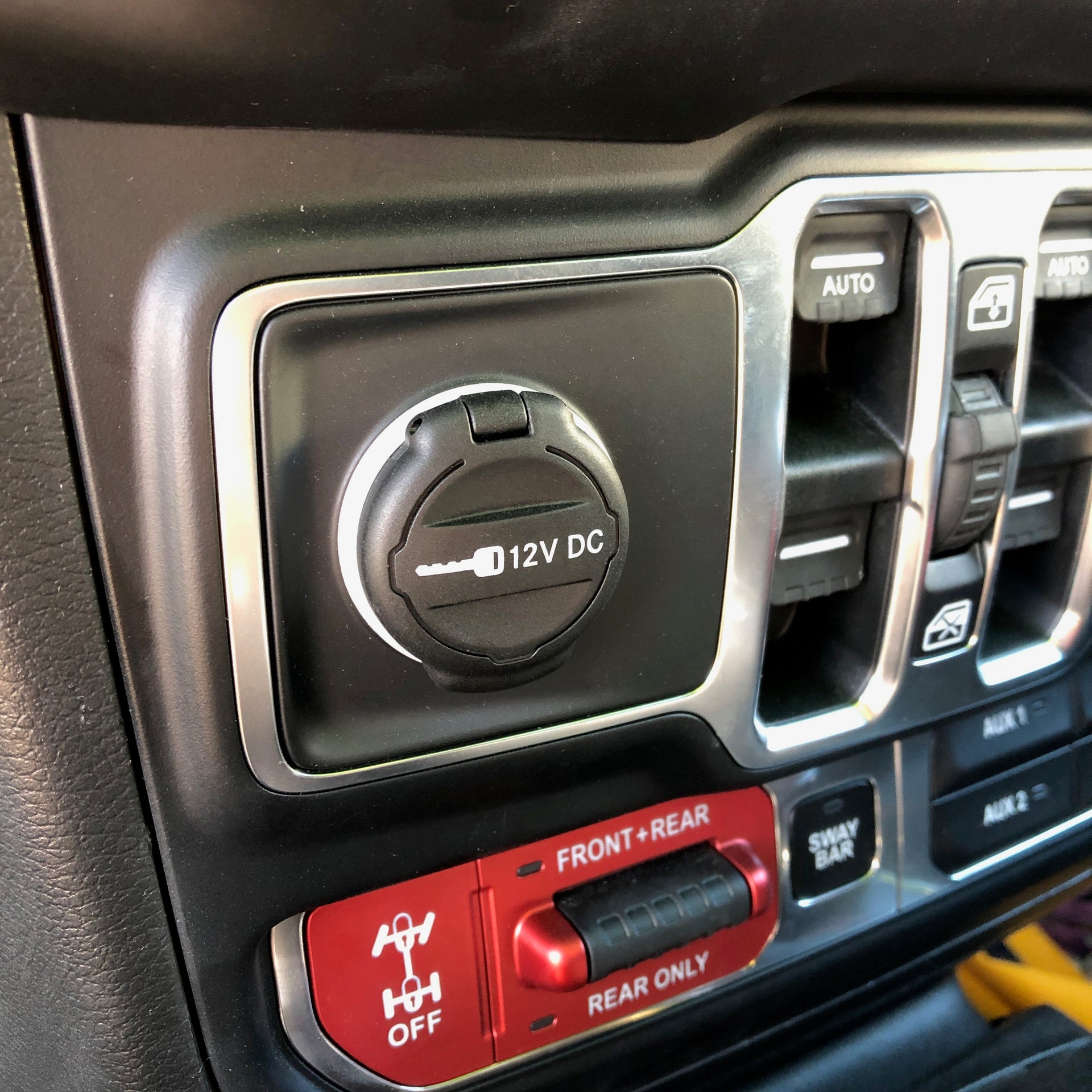 新品未使用 Jeep MOPAR 純正 シガーソケットキャップキット IMG_9046_2.jpeg?v=1565252804&